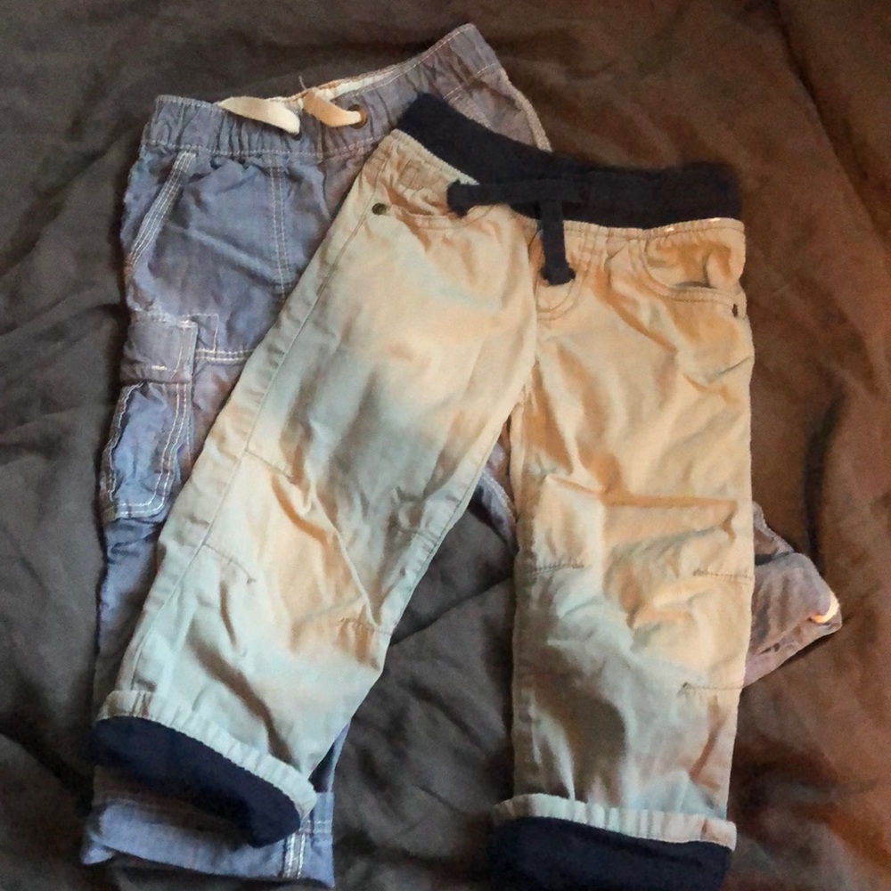 ✌🏻pairs of toddler pants. Size 3-4T